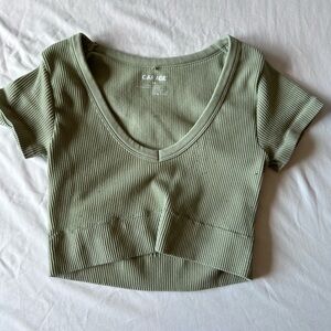 Garage seamless plunge tee